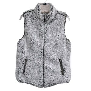 NWT Love Tree Faux Fur Super Soft Sherpa Vest Size Small